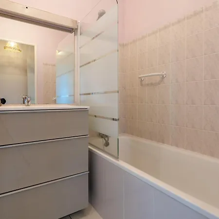Le Belvedere By Interhome Daire